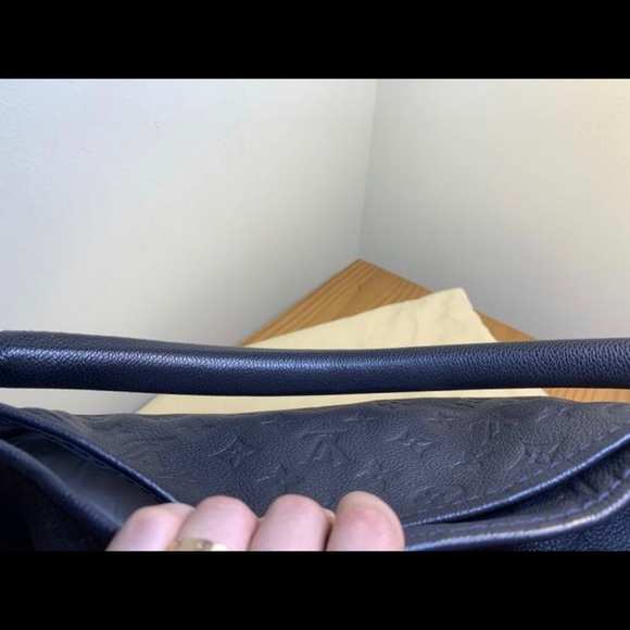 Louis Vuitton hobo - Picture 2 of 10